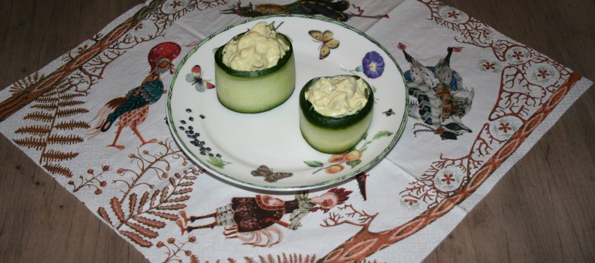 Kipsalade met komkommer